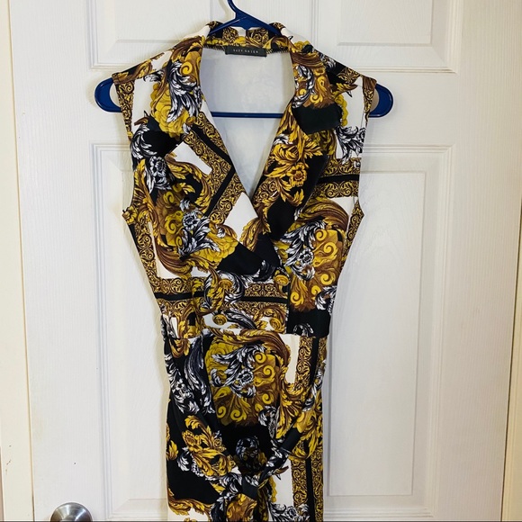 Tropical themed long dress with belt - Picture 4 of 7